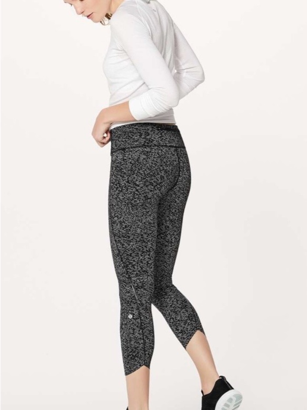 Lululemon Quick Pace 7/8 Leggings Sound Wave White Black Size 12